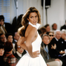  

Zendaya se na své tour k filmu Rivalové nechala obléknout do šatů Ralpha Laurena, které v roce 1991 na mole předvedla topmodelka Cindy Crawford.
