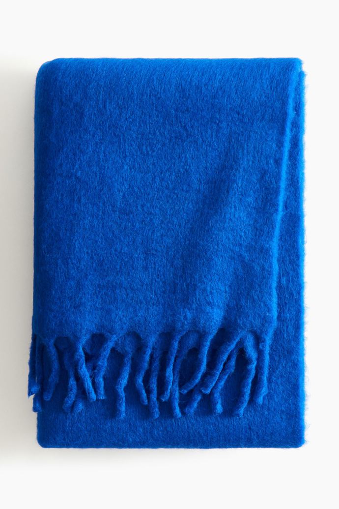 Pléd z vlněné směsi, H&M Home, 649 Kč
