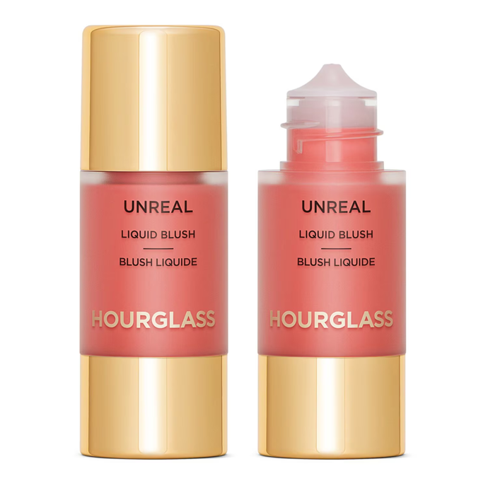 Tekutá tvářenka Unreal Liquid Blush od značky Hourglass v odstínu Future, dostupné na sephora.cz, 1130,- Kč
