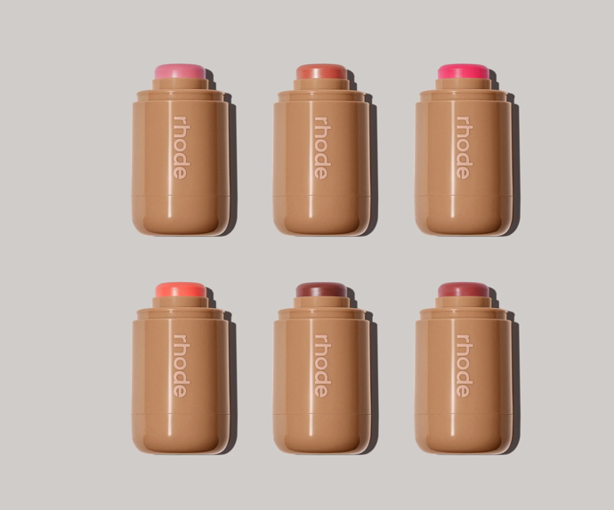Krémová tvářenka Pocked Blush od značky Rhode, dostupné na rhodeskin.com, $24
