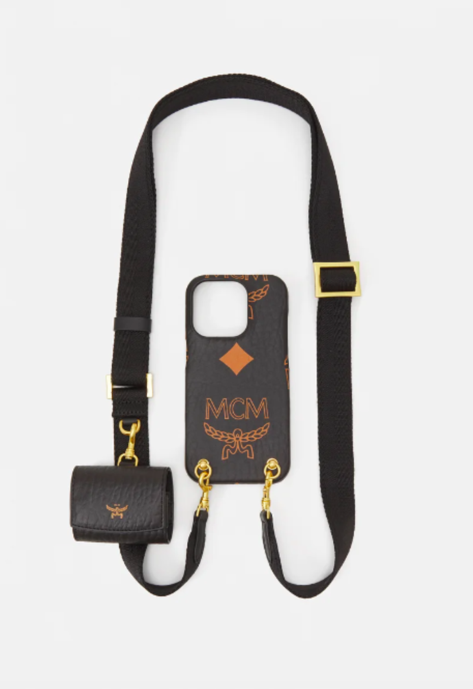  

Aren iPhone 15 Pro Case Unisex Set, MCM, 7440 Kč, prodává Zalando.cz
