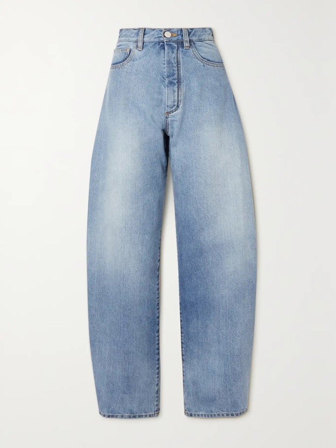  

High-rise tapered jeans, ALAÏA, 990 EUR, prodává Net-a-porter
