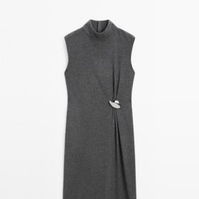 Midi šaty s detailem brože, Massimo Dutti, 3 299 Kč