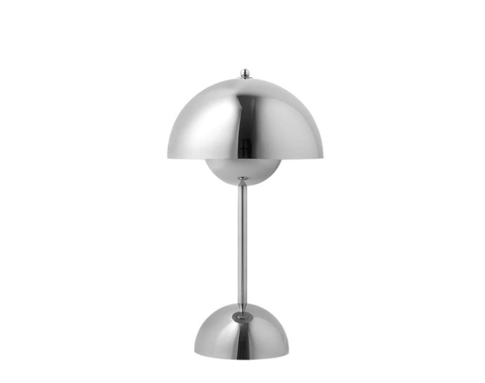  Přenosná lampička Flowerpot VP9, &Tradition, 7 488 Kč, prodává DesignVille
