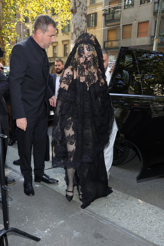  Madonna na vlně dark feminine trendu