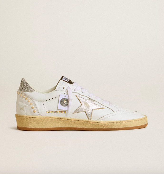  White Ball Star with a silver star and Swarovski crystal heel tab with pearls, Golden Goose, 22 809 Kč