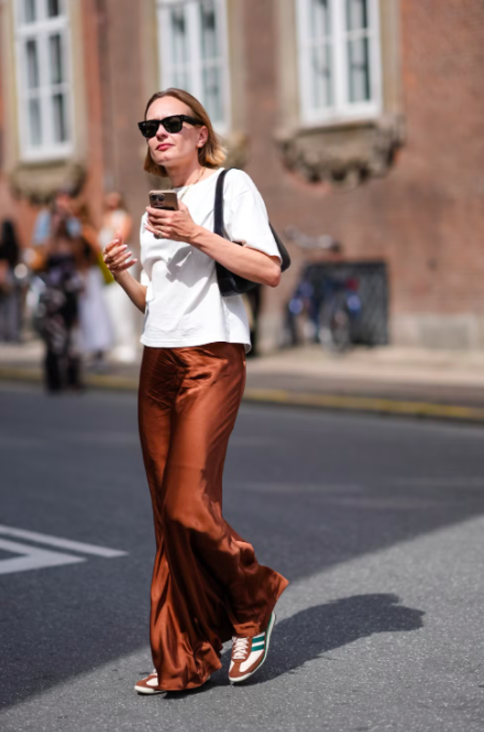  Styling tipy, jak nosit hnědou sukni 