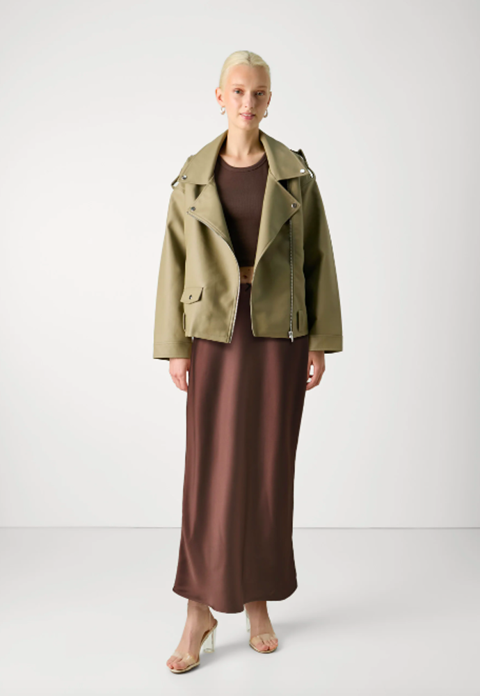  Olivia Long Bow Skirt, Only, 960 Kč, prodává Zalando.cz