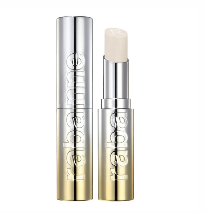  Vysoce pigmentovaná rtěnka Dramalips Glassy, Rabanne Makeup, 830 Kč, prodává Sephora