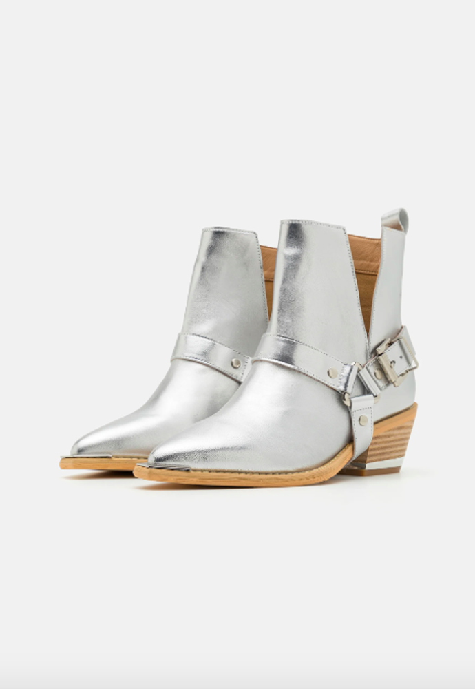  Kovbojské boty - silver, Alma en Pena, 5 130 Kč, prodává Zalando.cz 
