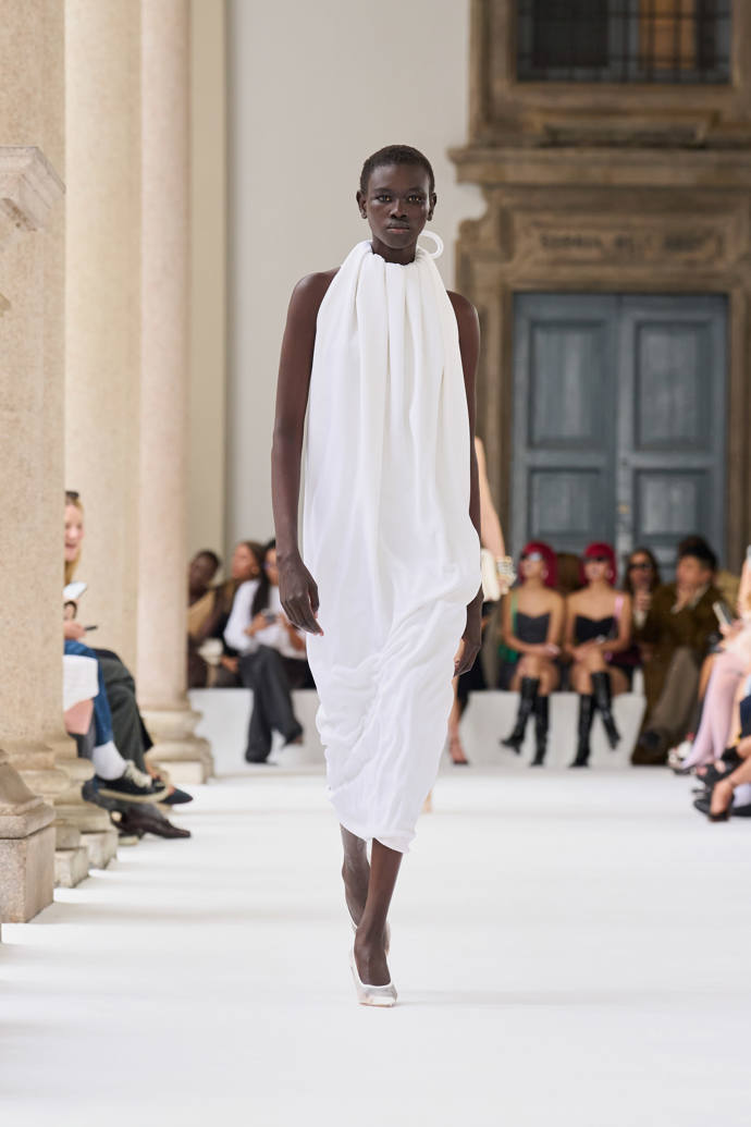  Prohlédněte si kolekci Sportmax Spring Summer 2025...