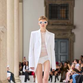 Prohlédněte si kolekci Sportmax Spring Summer 2025... Prohlédněte si kolekci Sportmax Spring Summer 2025...