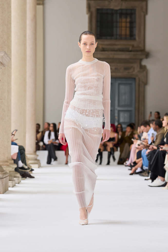  Prohlédněte si kolekci Sportmax Spring Summer 2025...