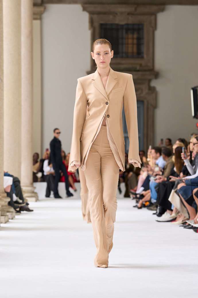  Prohlédněte si kolekci Sportmax Spring Summer 2025...