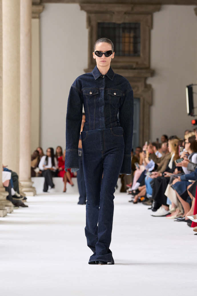  Prohlédněte si kolekci Sportmax Spring Summer 2025...