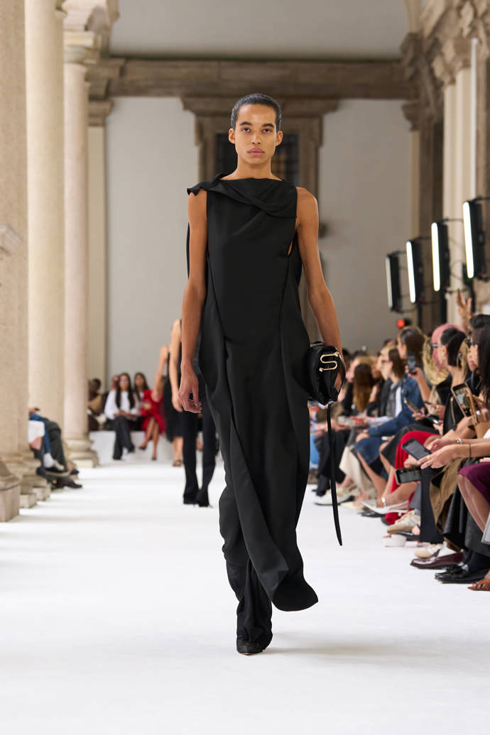  Prohlédněte si kolekci Sportmax Spring Summer 2025...