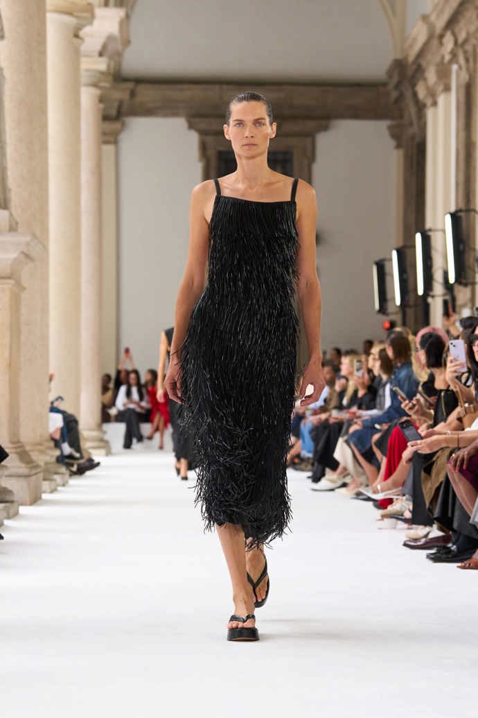  Prohlédněte si kolekci Sportmax Spring Summer 2025...
