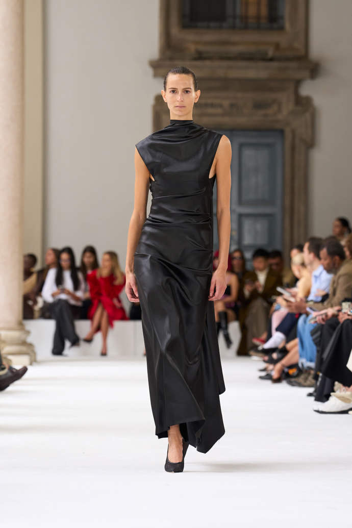  Prohlédněte si kolekci Sportmax Spring Summer 2025...
