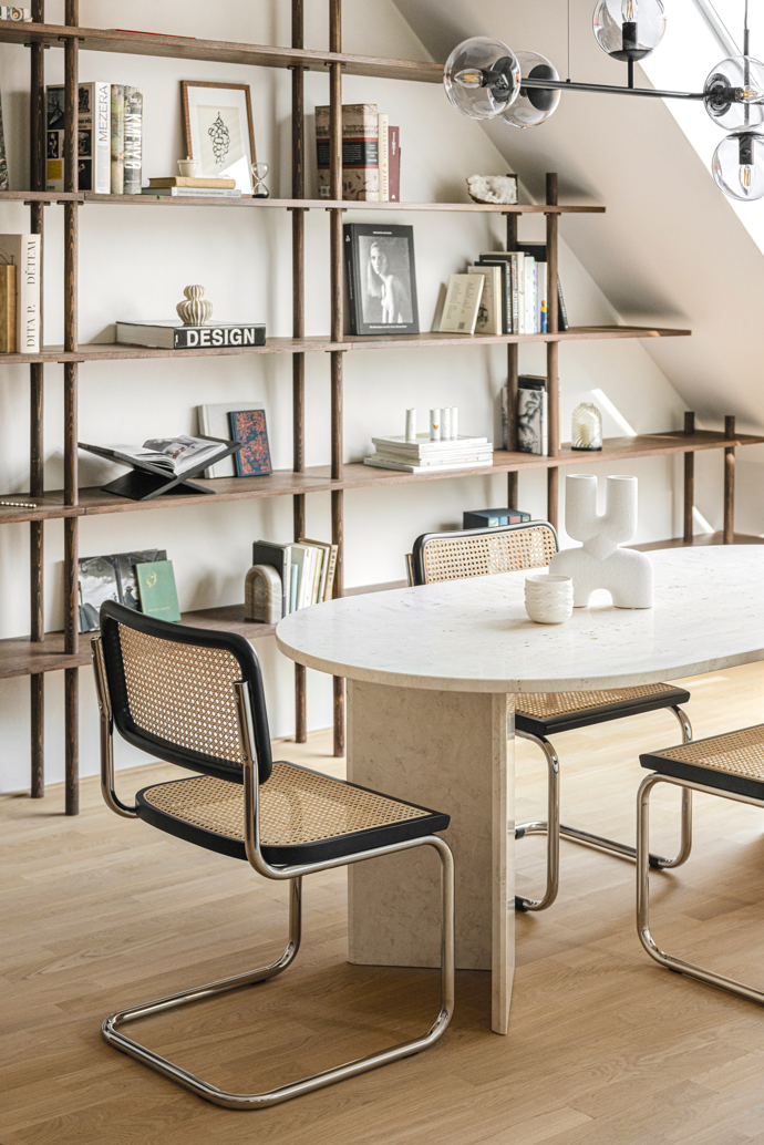 Atelier Monday, byt Flora