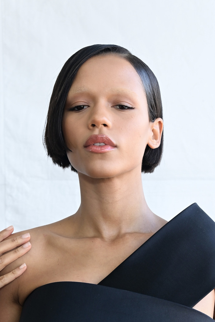  Taylor Russell ve svém micro bobu