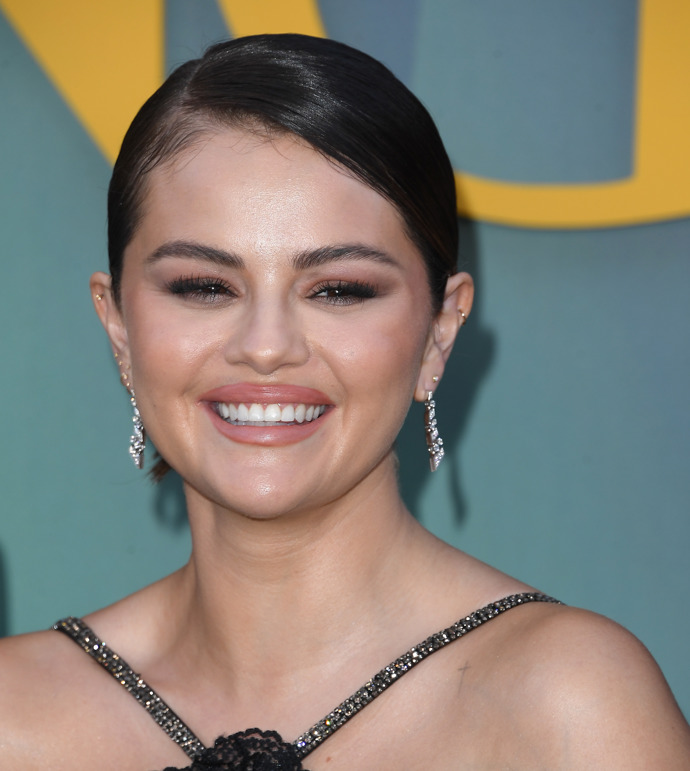 Selena Gomez s fazetami 