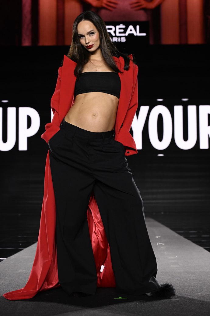  Luma Grothe na defilé značky L'Oréal Paris „Walk Your Worth“ v Paříži 