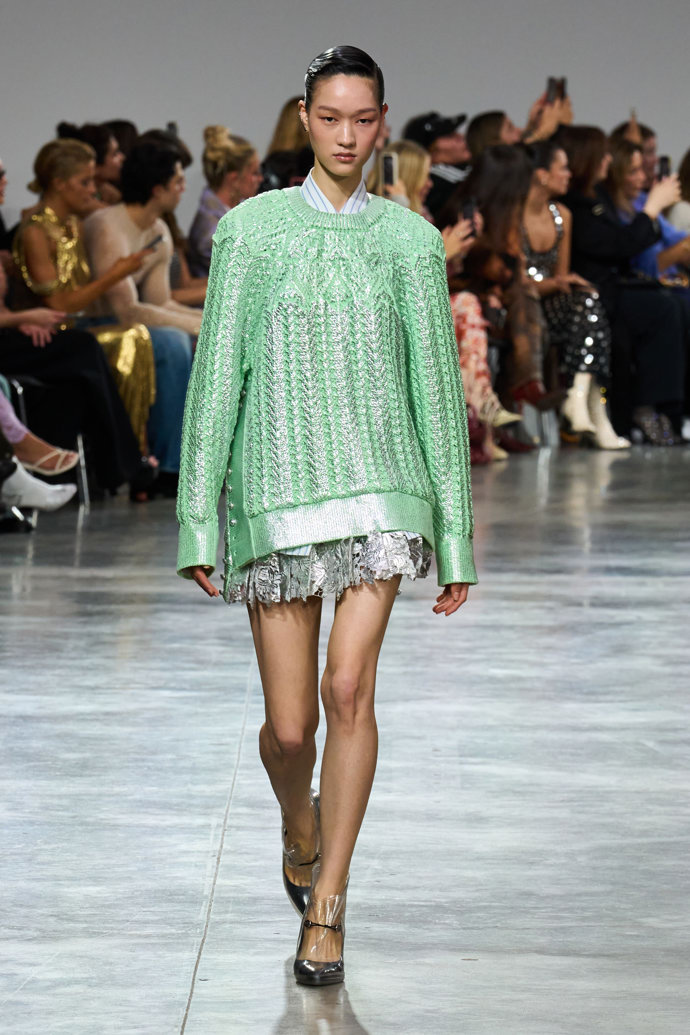  Prohlédněte si kolekci Rabanne Spring Summer 2025...