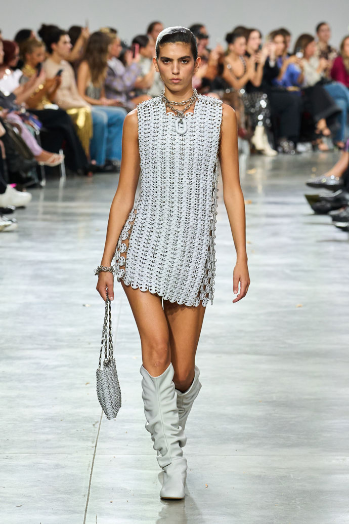  Prohlédněte si kolekci Rabanne Spring Summer 2025...