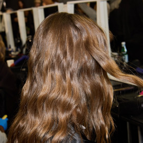 Trend lesklých vlasů hair gloss Trend lesklých vlasů hair gloss