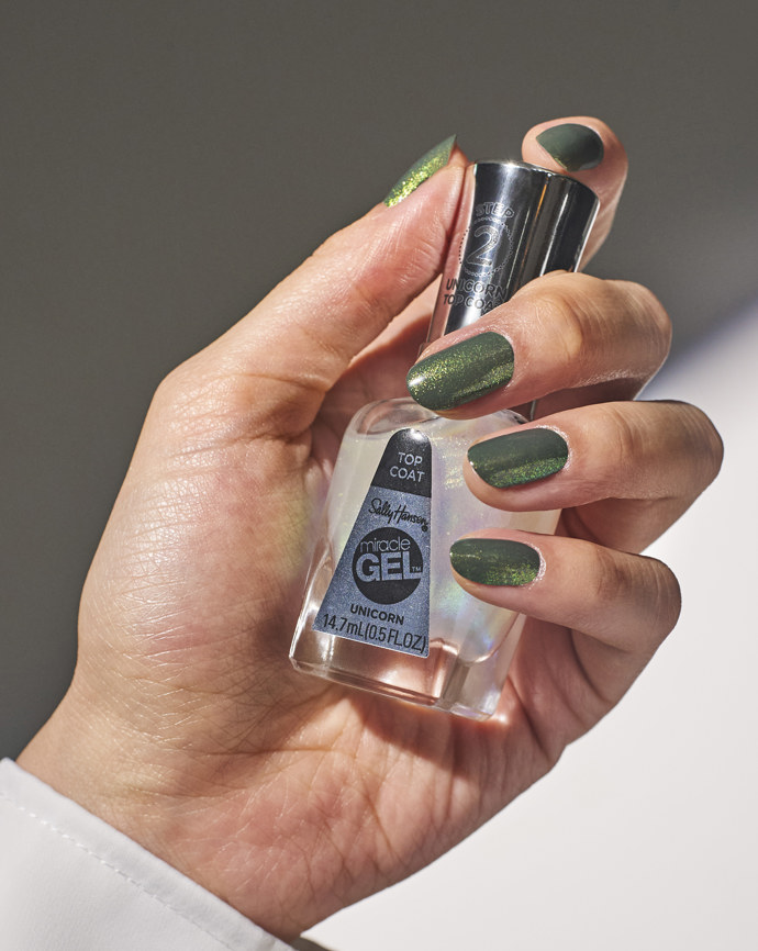  Laky na nehty od Sally Hansen 
