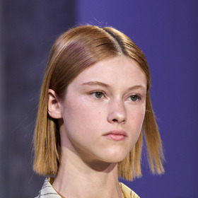  Sleek účes na přehlídce Shiatzy Chen