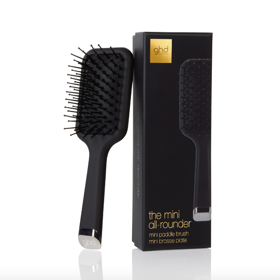The Mini All-rounder, GHD, 670 Kč, součást Beauty Bagu pro držitele ELLE Beauty Ticket na letošní ELLEphorii The Mini All-rounder, GHD, 670 Kč, součást Beauty Bagu pro držitele ELLE Beauty Ticket na letošní ELLEphorii