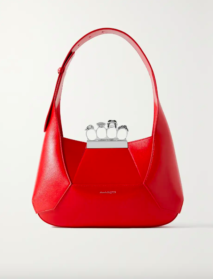  Kožená kabelka zdobená drahokamy, Alexander McQueen, 58 009 Kč, prodává Net-a-porter