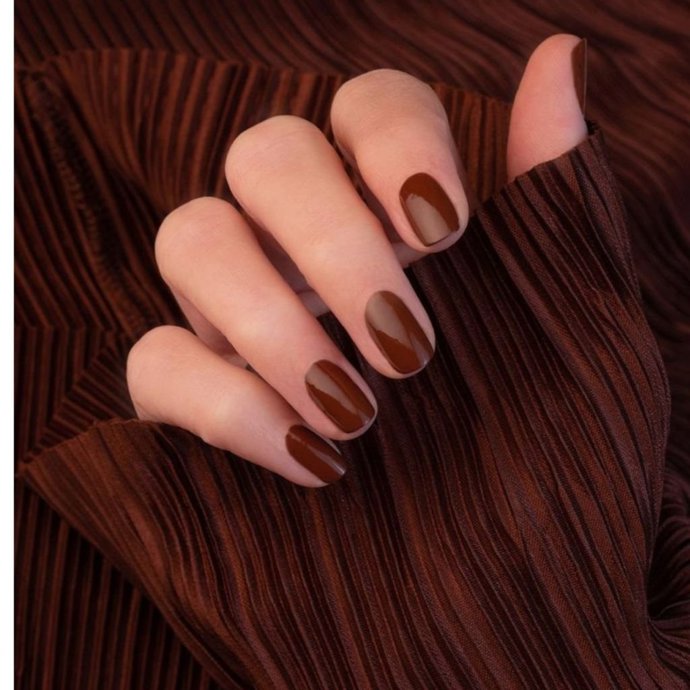 Manucurist, odstín Chestnut, Creammy, 379 Kč