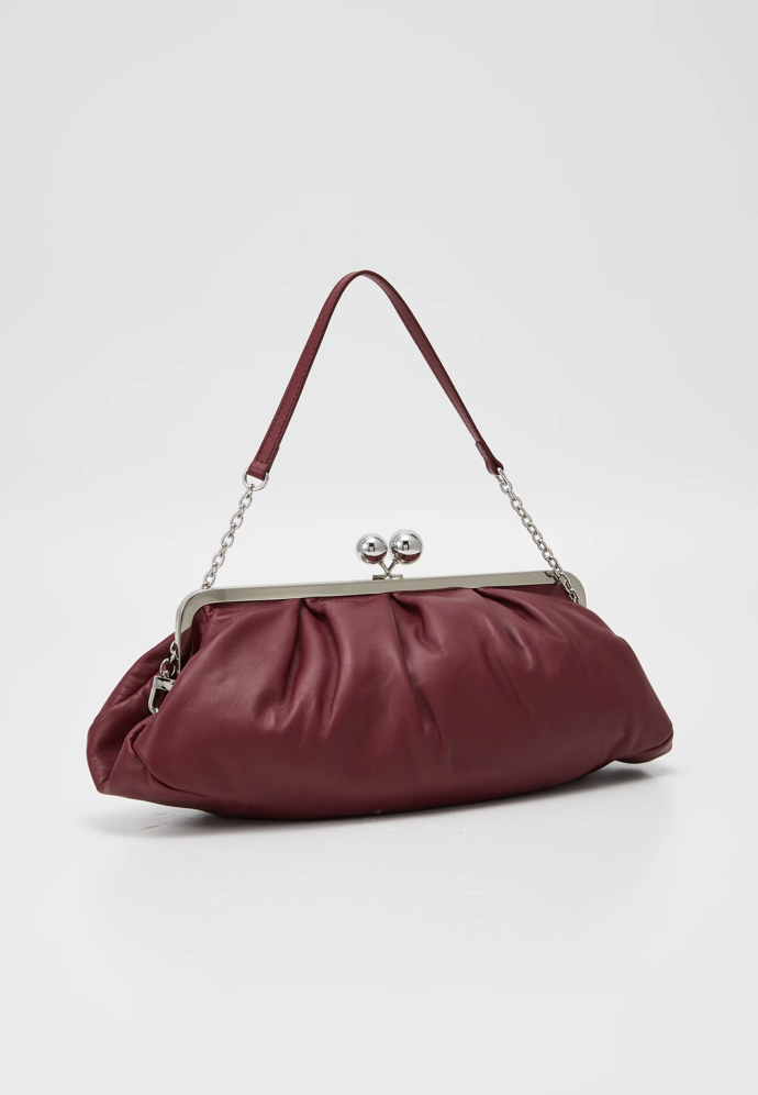  Psaníčko, Weekend Max Mara, 12 600 Kč, prodává Zalando
