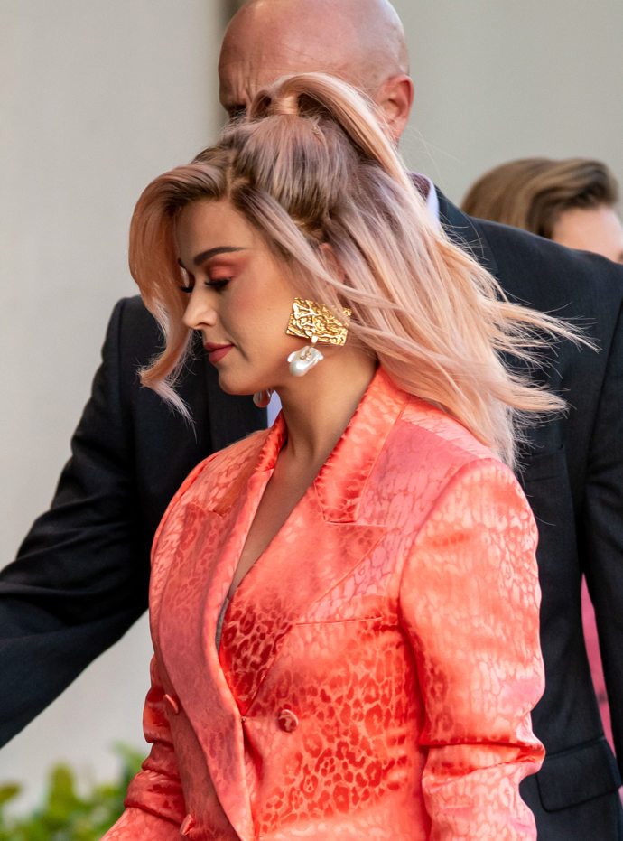  Celebrity, které nosí paruky a příčesy - Katy Perry
