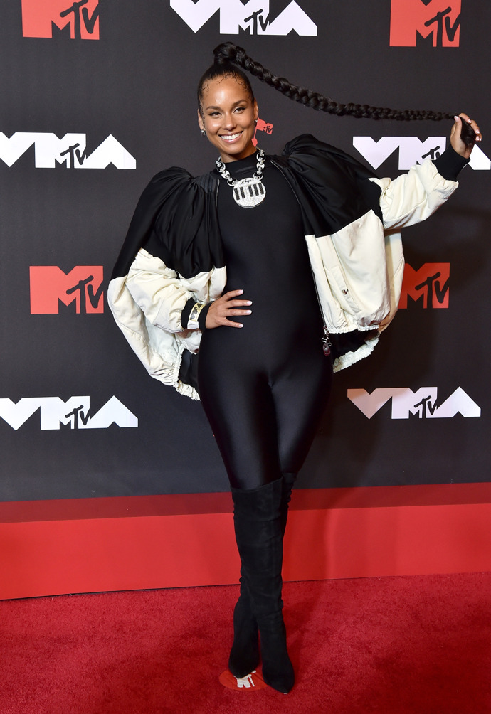  Alicia Keys bez make-upu