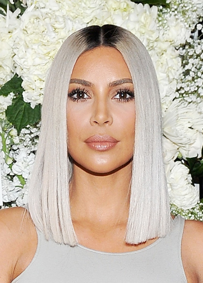  Celebrity, které nosí paruky a příčesy - Kim Kardashian