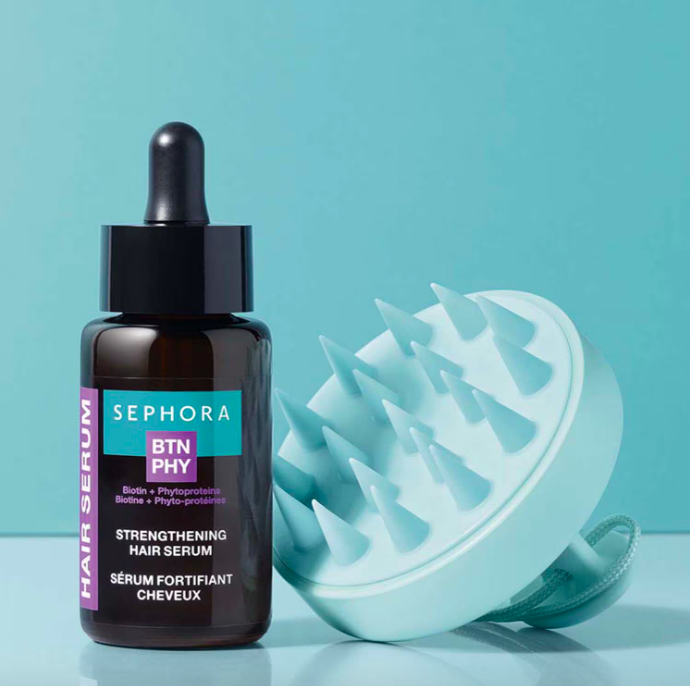  Masážní kartáč na pokožku hlavy a Posilující vlasové sérum, Sephora, 290 a 490 Kč