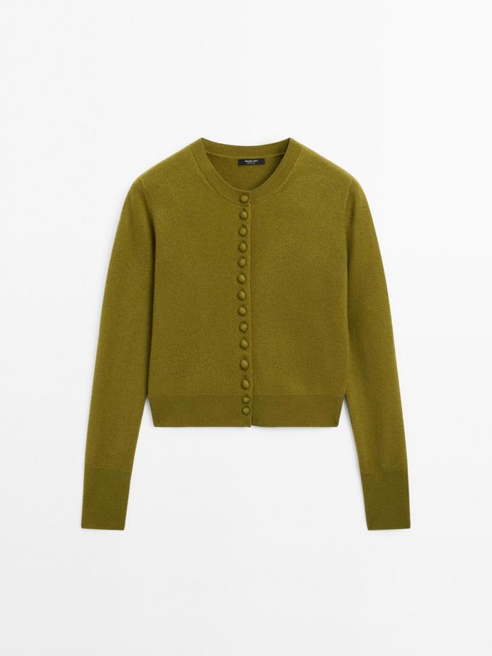Krátký úpletový kardigan s potaženými knoflíky, Massimo Dutti, 2 399 Kč