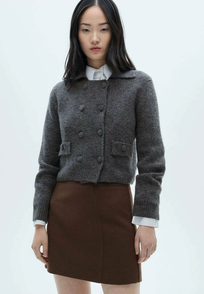 Kardigan na dvojité zapínání, Mango, prodává Zalando, 1 599 Kč
