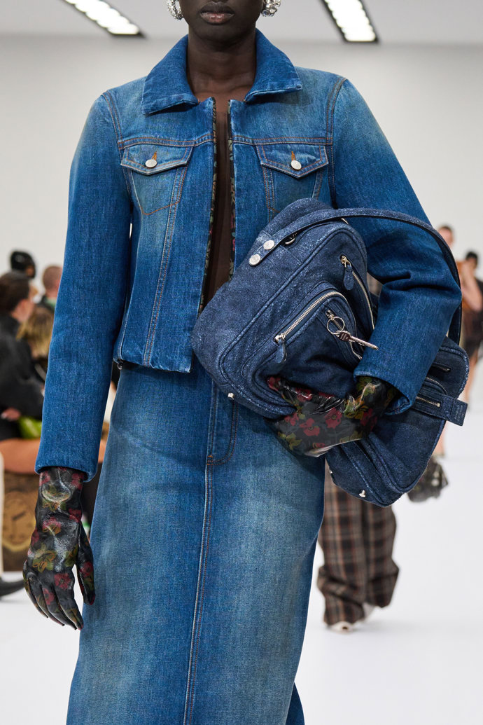  Acne Studios