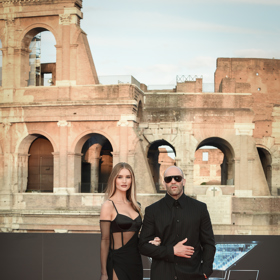 Jason Statham a Rosie Huntington-Whiteley v průběhu jejich vztahu Jason Statham a Rosie Huntington-Whiteley v průběhu jejich vztahu