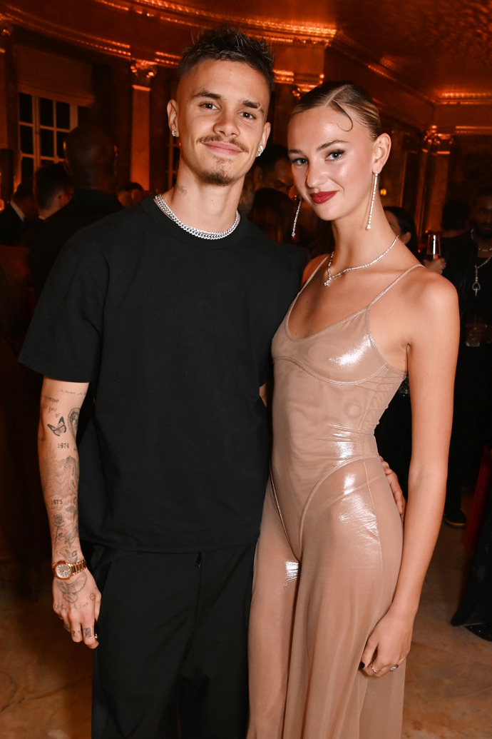  Romeo Beckham a Mia Regan