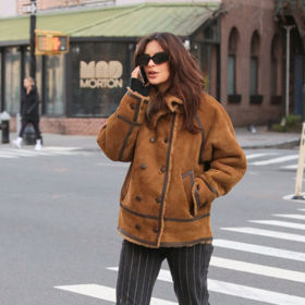 Emily Ratajkowski, inspirace, shearling kabát Emily Ratajkowski, inspirace, shearling kabát