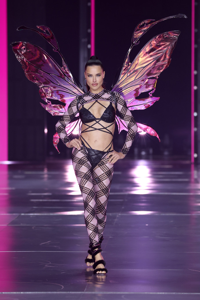 Adriana Lima v roce 2024