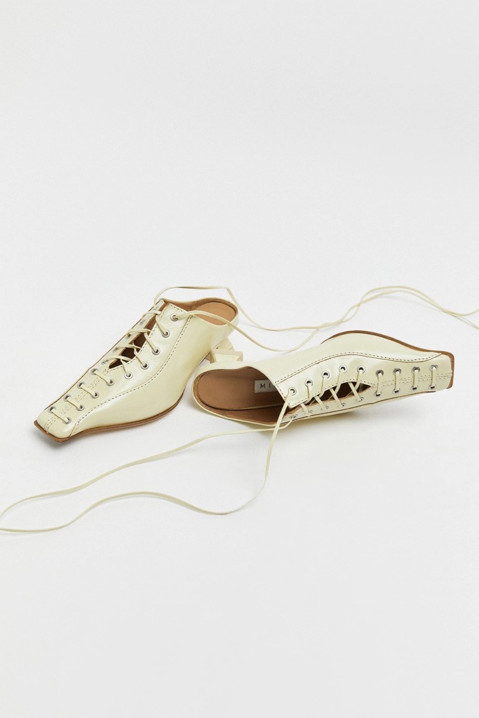  Asia Vanilla Courts, Miista, 335 EUR
