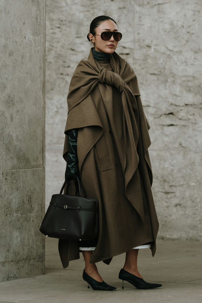  Inspirace na outfit v barvě roku 2025 Mocha Mousse