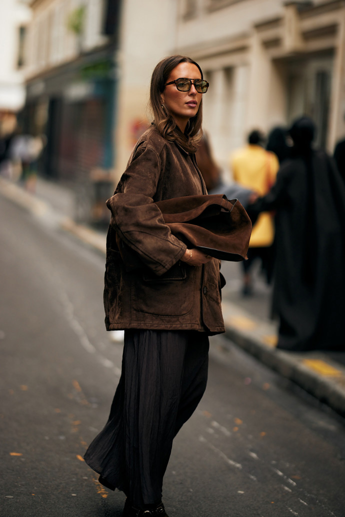  Inspirace na outfit v barvě roku 2025 Mocha Mousse