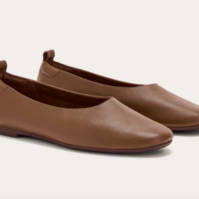  Kožené baleríny, Everlane, 2 760 Kč